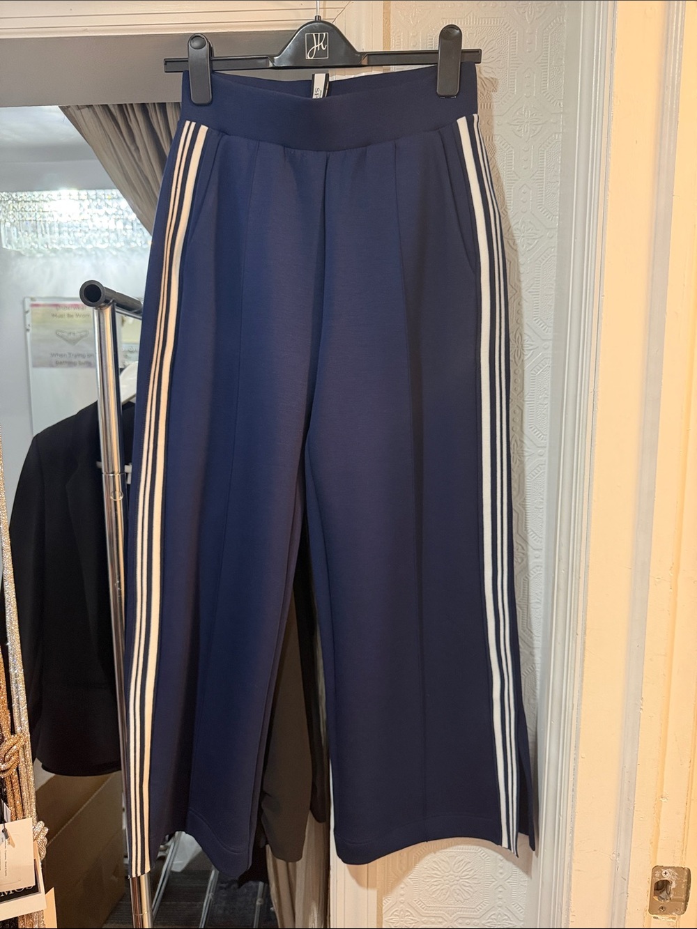 Joseph Ribkoff Navy Wide-Leg Pants with Side Stripes and front & back pockets.
